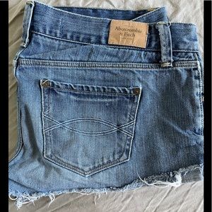 Abercrombie & Fitch Blue Denim Short 🔅 Size 8 / W29